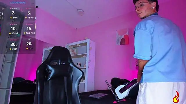 Ian Castillo  online show from 17, 11, 2025