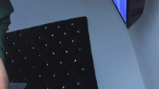 Ian Castillo  online show from 4, 10, 2025