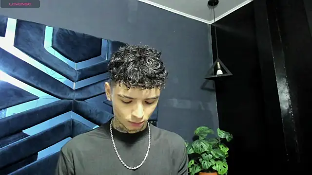 Ian Castillo  online show from 12, 1, 2026