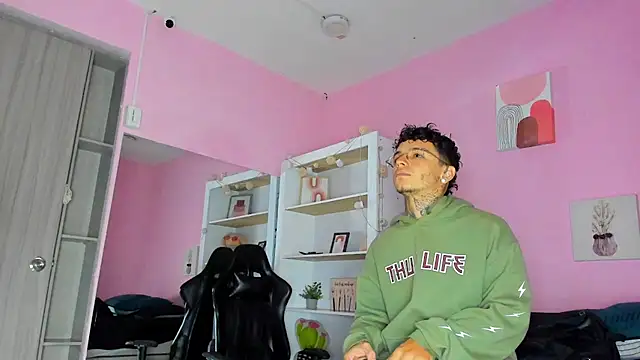 Ian Castillo  online show from 19, 11, 2025