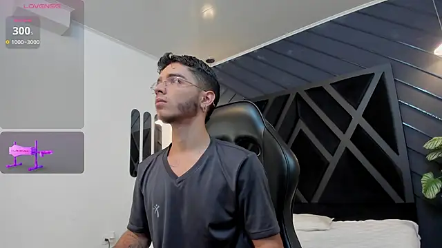 Ian Castillo  online show from 20, 3, 2025