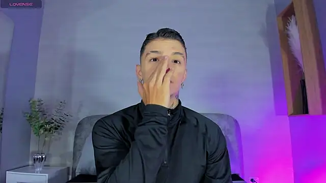 Snapshot of Ian_Castillo_ chatting on 17, 6, 2026 Ian Castillo online show from 17, 6, 2026