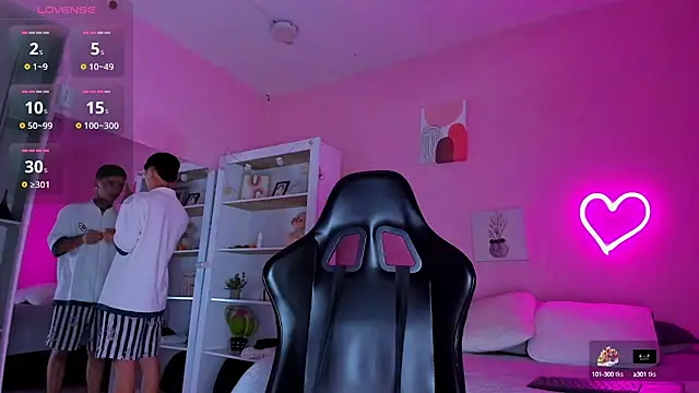 Ian Castillo  online show from 10, 9, 2025