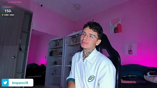 Ian Castillo  online show from 8, 10, 2025