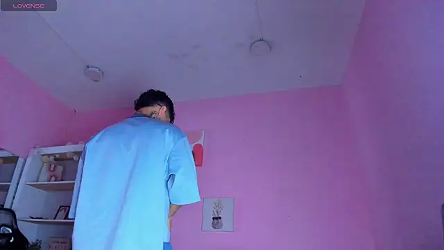 Ian Castillo  online show from 10, 11, 2025