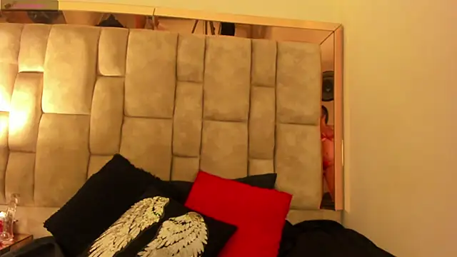 Oliviaa Evans online show from 7, 4, 2026