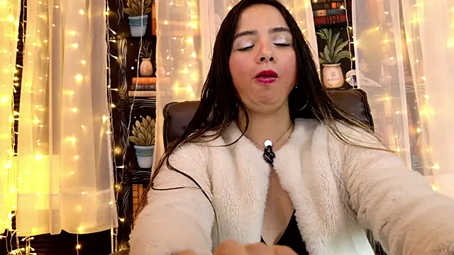 Snapshot of julietta___jackson chatting on 14, 6, 2026 julietta jackson online show from 14, 6, 2026