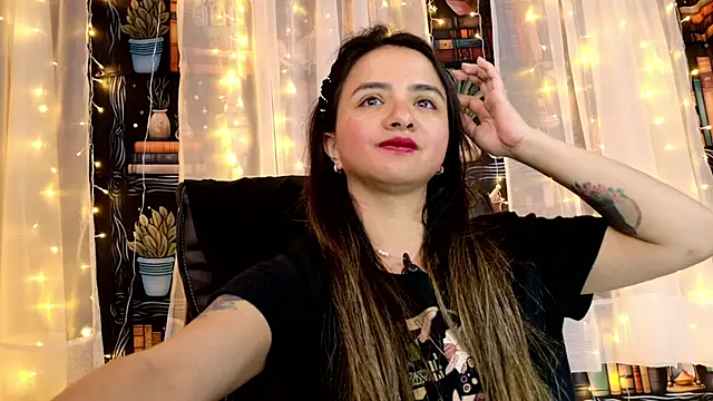 Snapshot of julietta___jackson chatting on 11, 6, 2026 julietta jackson online show from 11, 6, 2026