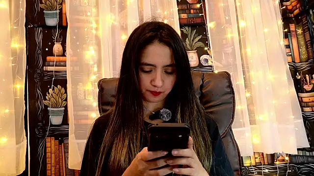 Snapshot of julietta___jackson chatting on 27, 5, 2026 julietta jackson online show from 27, 5, 2026