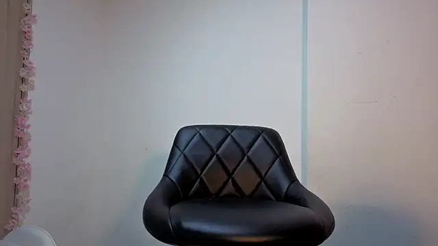 Mia adams66 online show from 23, 12, 2025