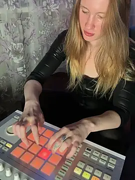 saint cat25 online show from 11, 5, 2026