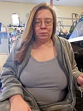 MsShelby40 online show from 20, 2, 2025