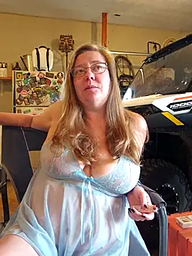 MsShelby40 online show from 5, 10, 2025