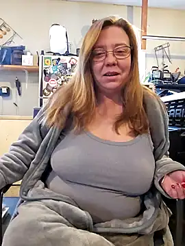 MsShelby40 online show from 11, 1, 2025