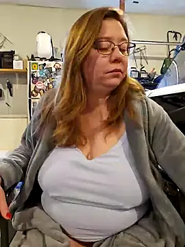 MsShelby40 online show from 13, 2, 2025