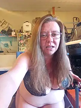 MsShelby40 online show from 25, 4, 2026