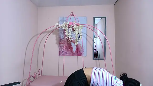 Snapshot of Violetta_Suky chatting on 26, 2, 2025 Violetta Suky online show from 26, 2, 2025