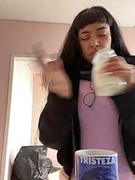 Snapshot of Violetta_Suky chatting on 28, 10, 2025 Violetta Suky online show from 28, 10, 2025