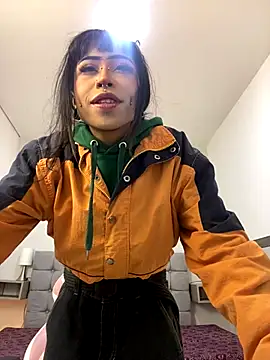 Snapshot of Violetta_Suky chatting on 17, 9, 2025 Violetta Suky online show from 17, 9, 2025