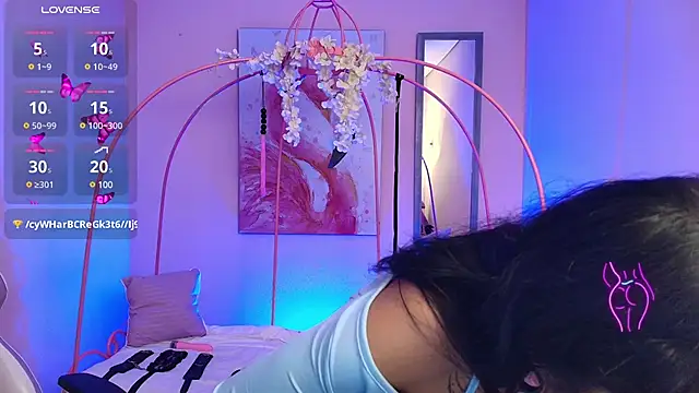 Snapshot of Violetta_Suky chatting on 4, 3, 2025 Violetta Suky online show from 4, 3, 2025