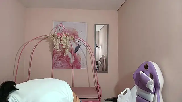 Snapshot of Violetta_Suky chatting on 27, 2, 2025 Violetta Suky online show from 27, 2, 2025