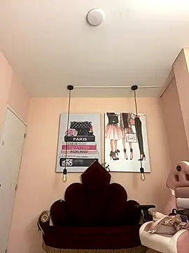 Snapshot of Violetta_Suky chatting on 12, 10, 2025 Violetta Suky online show from 12, 10, 2025