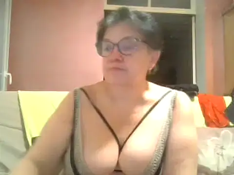 Vandeae44 online show from 17, 2, 2025