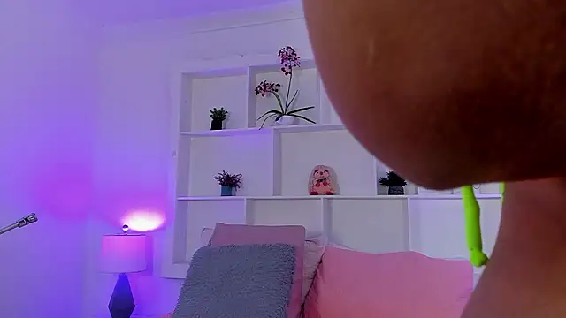 Jenifer Diaz online show from 13, 3, 2026