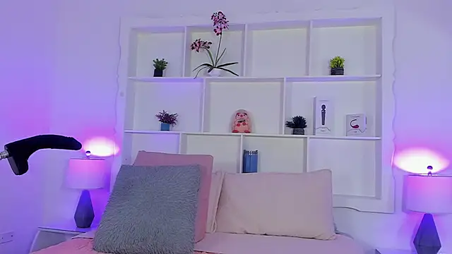 Jenifer Diaz online show from 17, 4, 2026