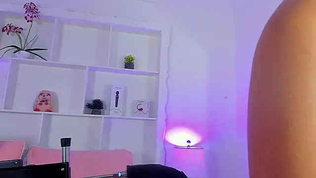 Jenifer Diaz online show from 14, 4, 2026