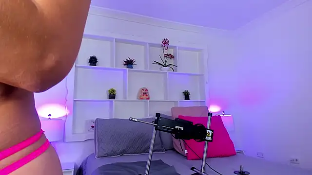 Jenifer Diaz online show from 18, 3, 2025