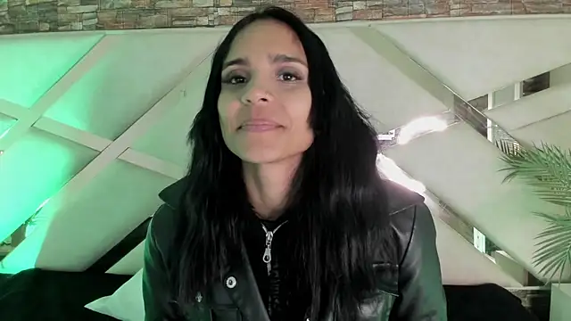 sophie pariss online show from 20, 12, 2025