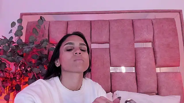 Snapshot of sophie_pariss chatting on 9, 7, 2026 sophie pariss online show from 9, 7, 2026