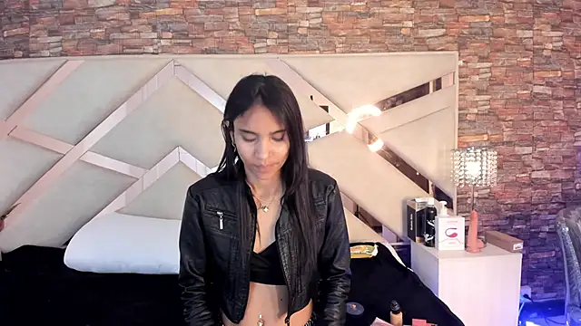 sophie pariss online show from 12, 9, 2025