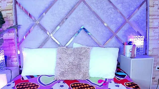 sophie pariss online show from 14, 11, 2025