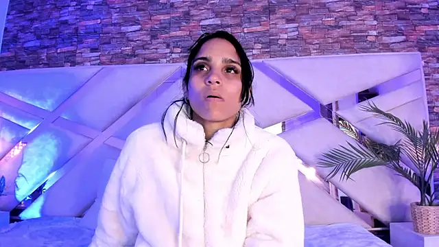 sophie pariss online show from 23, 12, 2025