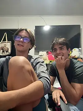 Snapshot of Alex_and_Fabian chatting on 17, 5, 2026 Alex and Fabian online show from 17, 5, 2026