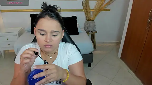 lia sexx19 online show from 8, 1, 2026