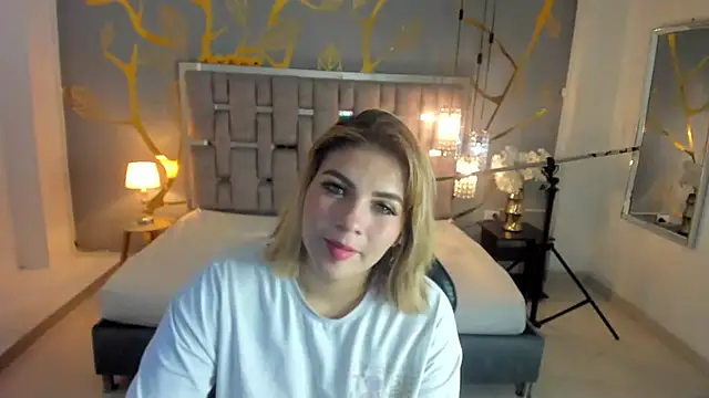 AlessiaDouce online show from 8, 11, 2025