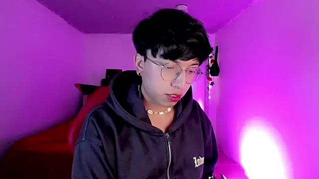 Snapshot of AnggelONfiree chatting on 14, 11, 2025 AnggelONfiree online show from 14, 11, 2025