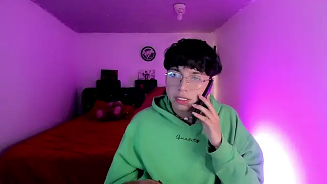 Snapshot of AnggelONfiree chatting on 10, 11, 2025 AnggelONfiree online show from 10, 11, 2025