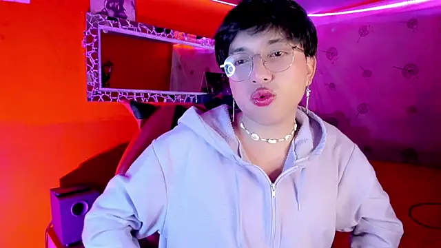 Snapshot of AnggelONfiree chatting on 8, 10, 2025 AnggelONfiree online show from 8, 10, 2025