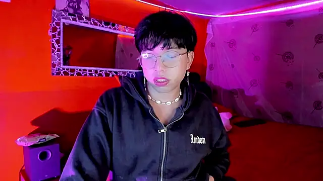 Snapshot of AnggelONfiree chatting on 9, 10, 2025 AnggelONfiree online show from 9, 10, 2025