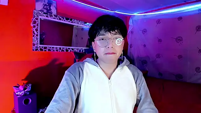 Snapshot of AnggelONfiree chatting on 7, 10, 2025 AnggelONfiree online show from 7, 10, 2025