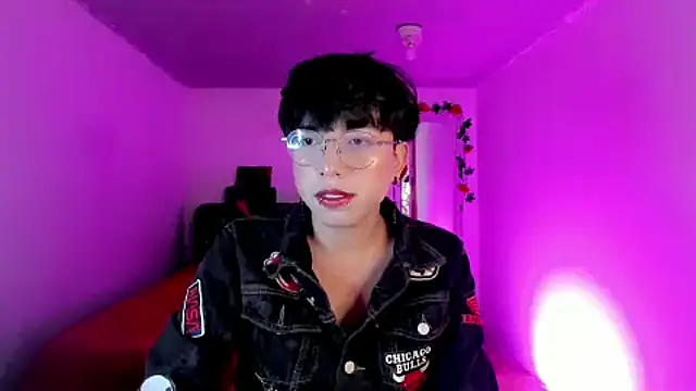 Snapshot of AnggelONfiree chatting on 28, 11, 2025 AnggelONfiree online show from 28, 11, 2025