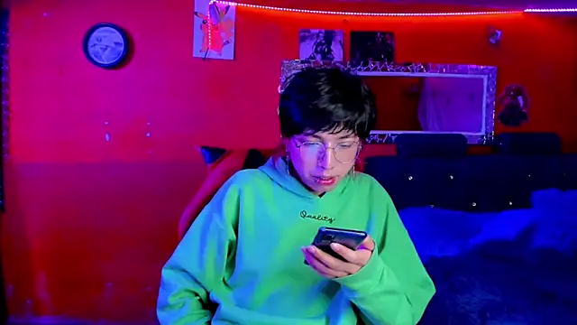 Snapshot of AnggelONfiree chatting on 9, 3, 2025 AnggelONfiree online show from 9, 3, 2025