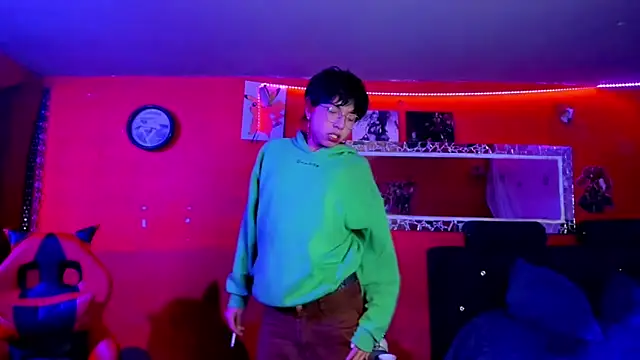 Snapshot of AnggelONfiree chatting on 10, 3, 2025 AnggelONfiree online show from 10, 3, 2025