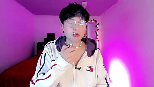 Snapshot of AnggelONfiree chatting on 23, 11, 2025 AnggelONfiree online show from 23, 11, 2025