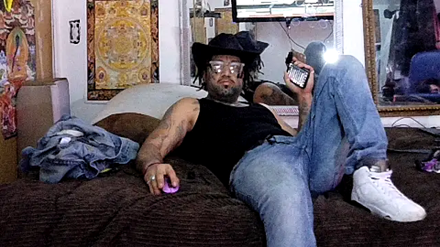 Snapshot of Azazelihornyasf chatting on 27, 4, 2026 Azazelihornyasf online show from 27, 4, 2026