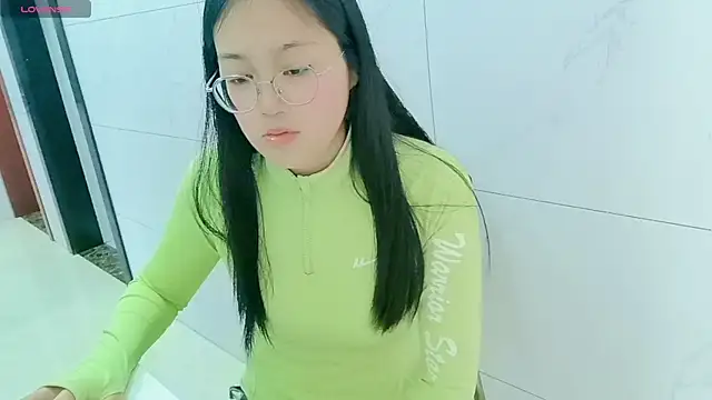 luoxuwen online show from 28, 2, 2025